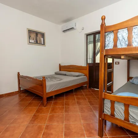 Hotel Pushimi Klaudio Velipojë